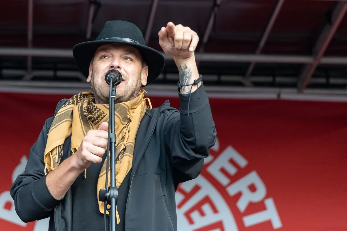 Chief 1 optræder til Rød Koncert 2024