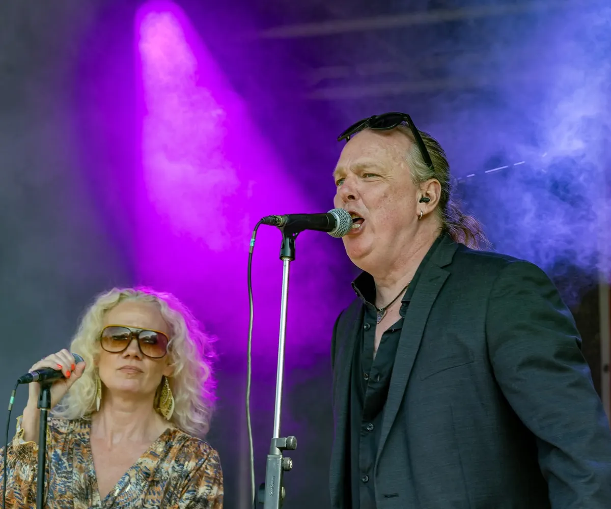 Ole og De Navnløse optræder til Rød Koncert 2025